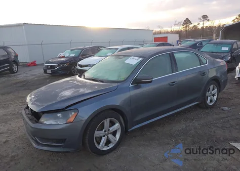 2013 Volkswagen Passat 2.5L Se из США, поврежденный, VIN 1VWBP7A31DC037386